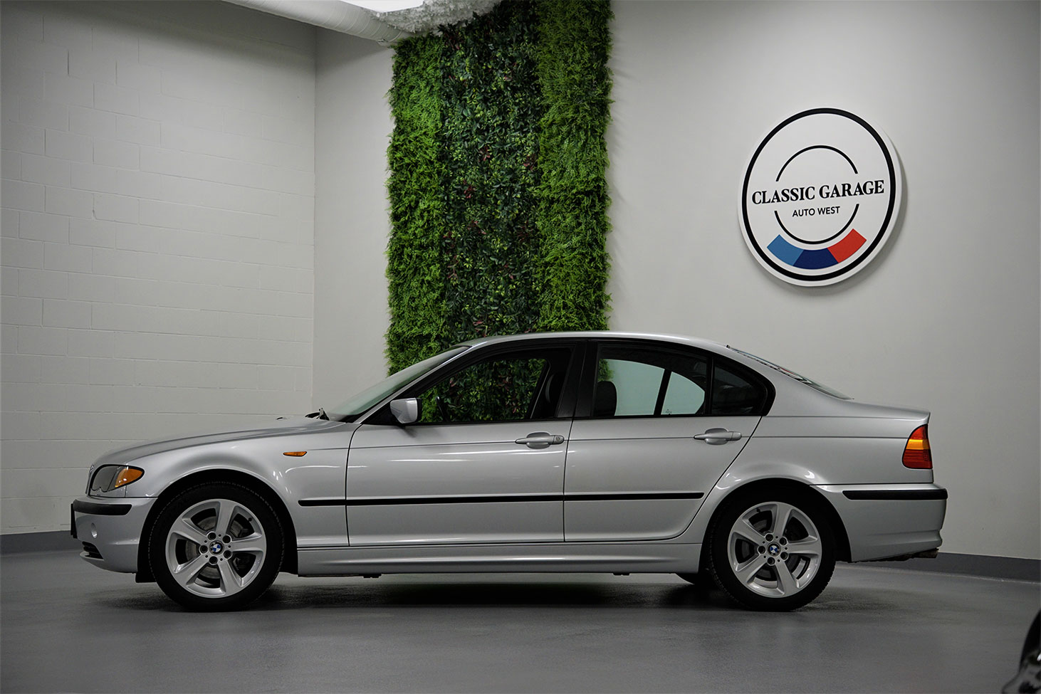 2005 BMW 325i - Classic Garage